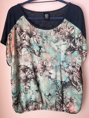 bobeau Mint & Navy Floral Raglan Scoop Neck Top